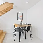 Studio Apartment Near Eiffel Tower With Netflix