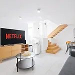 Studio Apartment Near Eiffel Tower With Netflix